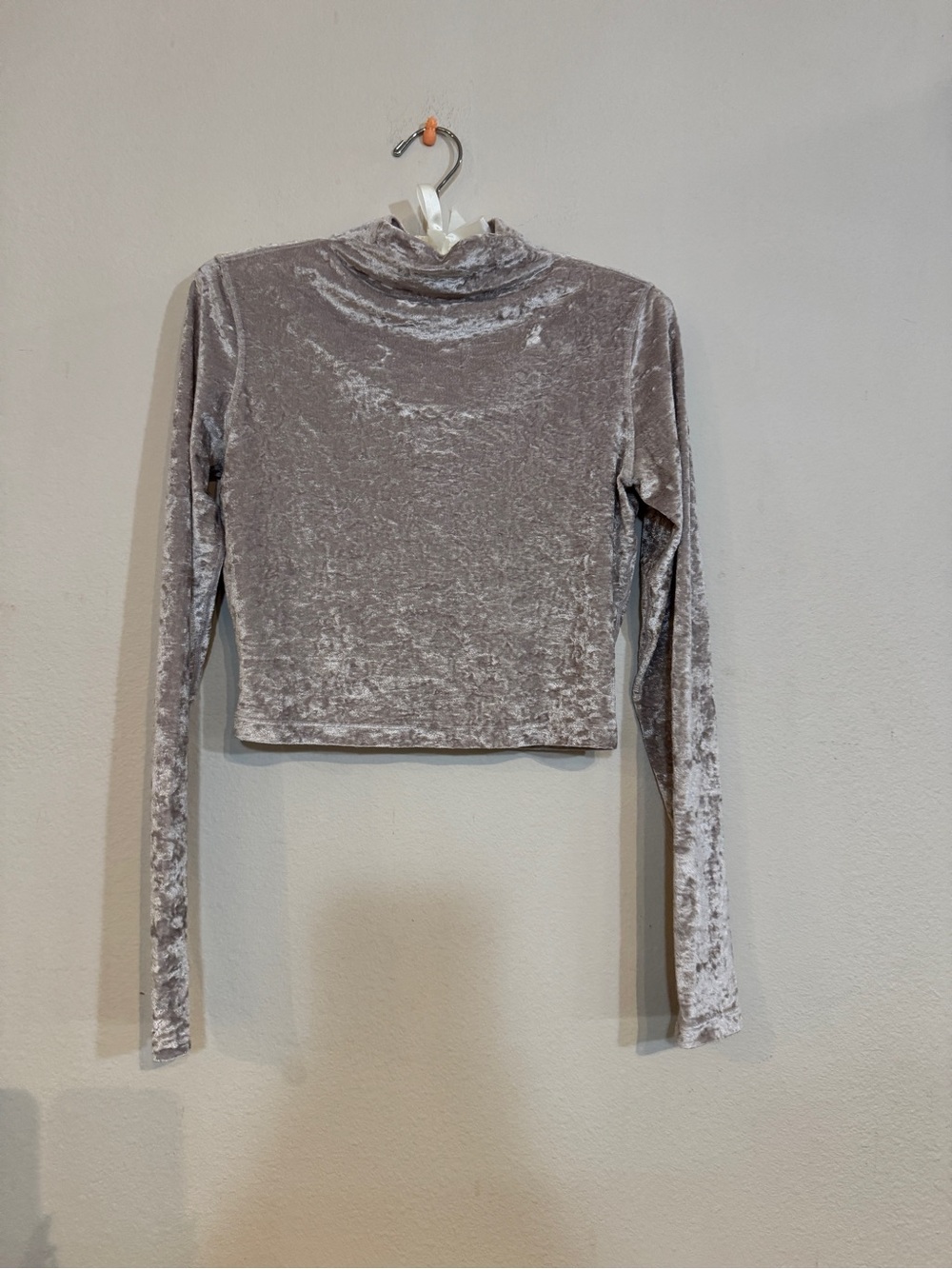 Lululemon crushed velvet cropped mock neck